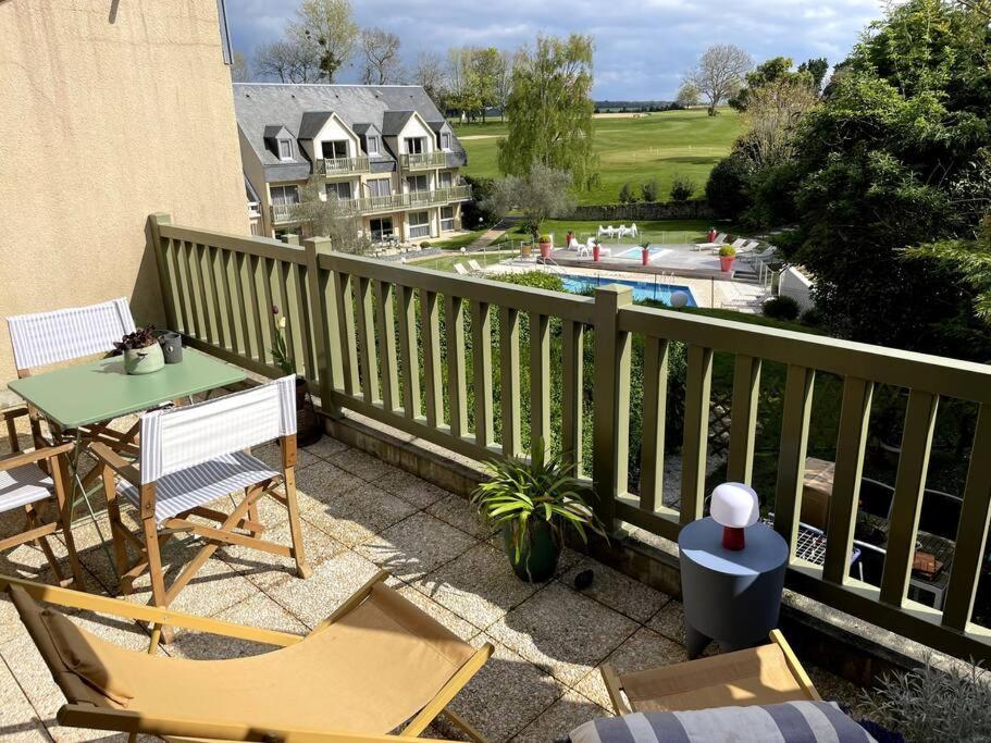 Апартаменты La Terrasse Du Golf Пор-ан-Бессен-Юппен Экстерьер фото